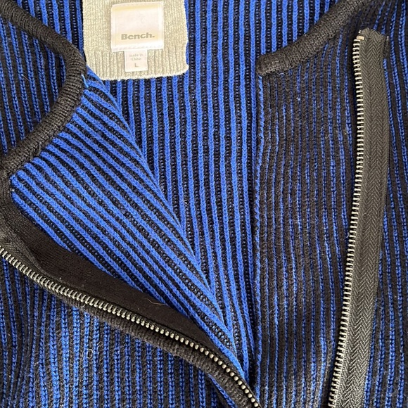 GUC Bench Cardigan - Picture 10 of 13